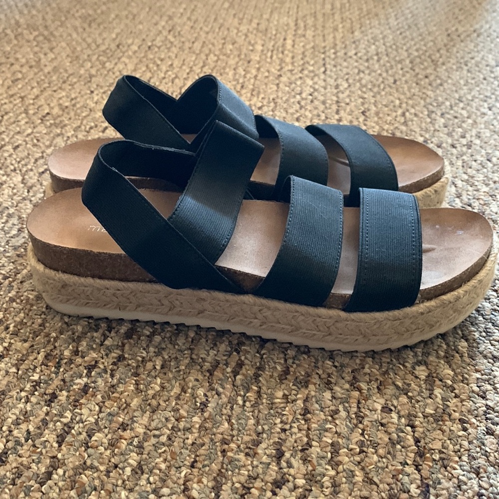 Madden Girl Platform Sandals Size 9